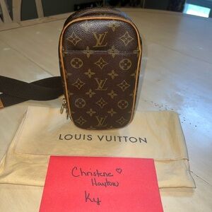 LV Monogram pochette gange with dust bag! 
Datecode: CA0035
